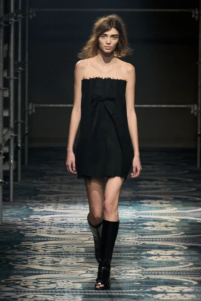 Look 44